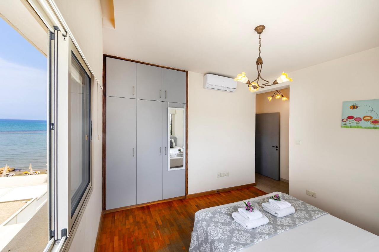 Mackenzie Beachfront Eftyhia Suite Larnaca Bagian luar foto