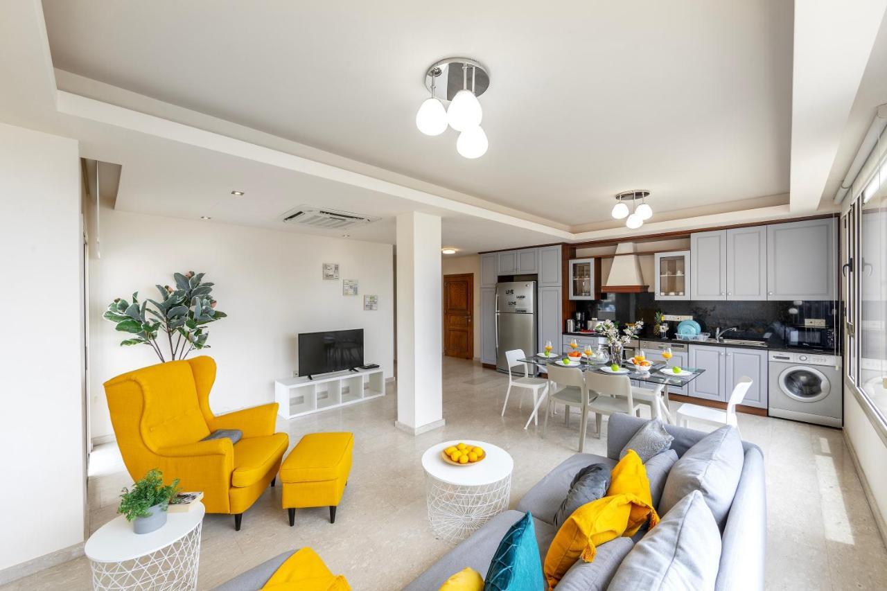Mackenzie Beachfront Eftyhia Suite Larnaca Bagian luar foto